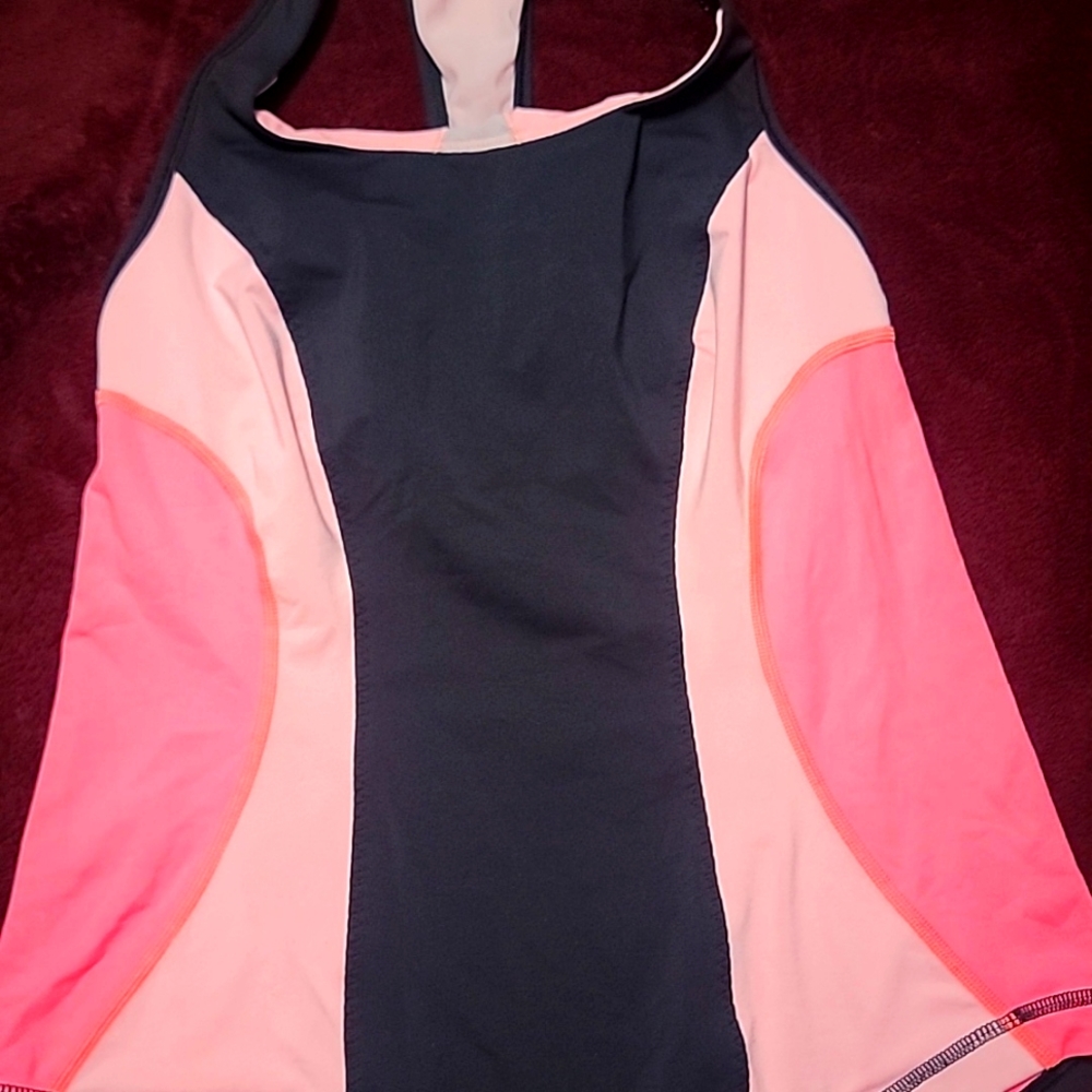 Lululemon women top size 6